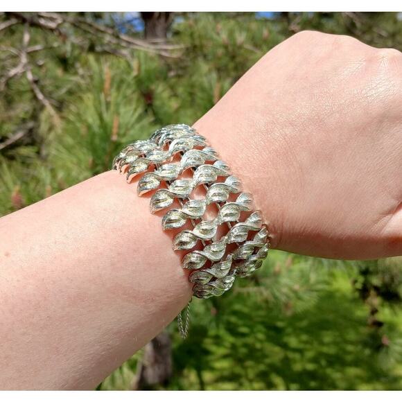 Vintage Coro Pegasus Silver-Tone Bracelet 7 1/4" Inches - Picture 1 of 7